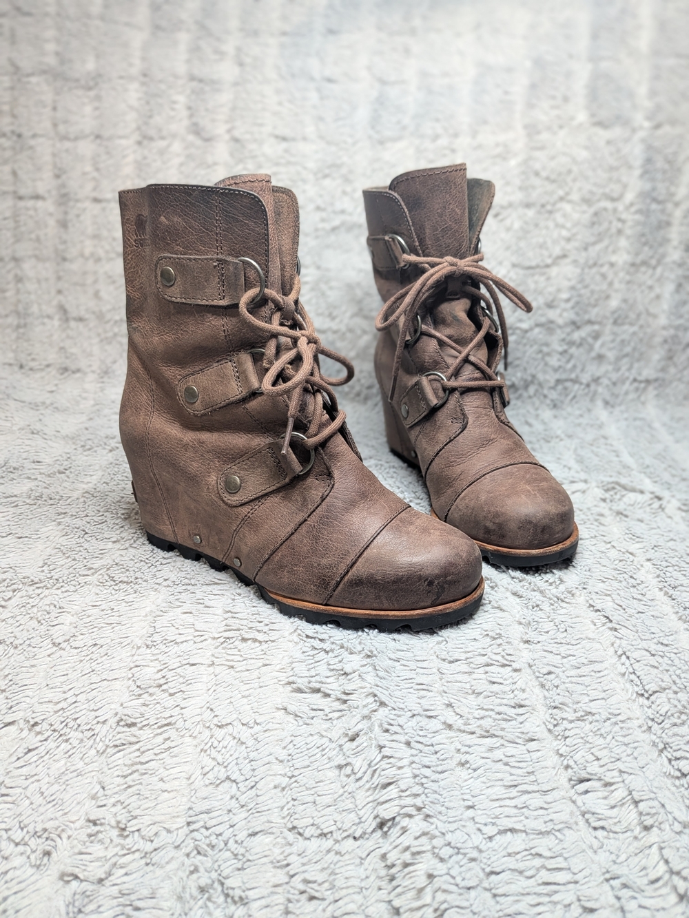 Sorel Taupe Lace-Up Wedge Ankle Boots Size 6.5